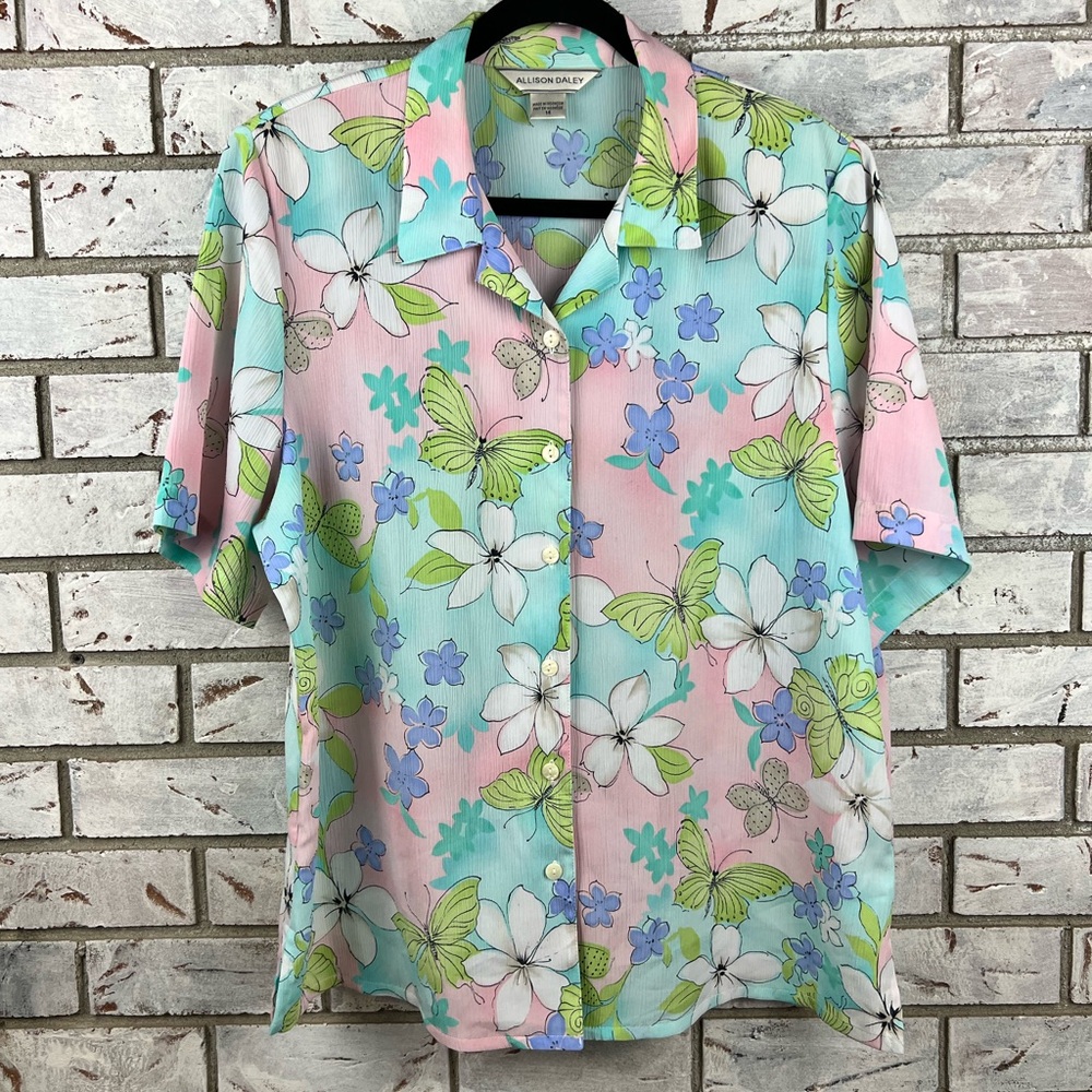 Allison Daley | Vintage Floral Button Up